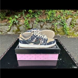 Nike Travis Scott Dunks SB